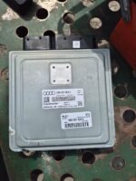 Engine ECM Control Module 3.2L / Module Moteur AUDI Q5 8R0 907 559 - Image 2