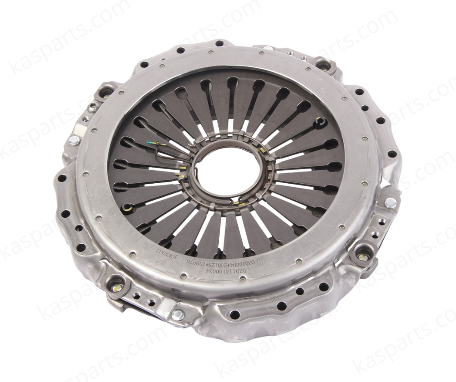 Plateau d'embrayage - DZ9114160034 Attribut Spécification Référence Produit DZ9114160034 Compatibilité Camions Shacman (Séries F2000 / F3000 / M3000) Type Mécanisme d'embrayage à diaphragme (430 mm) Certifications ISO 9001, Standard Qualité OEM Shacman Engagement Durable Optimisation du transfert de couple et réduction de l'usure prématurée