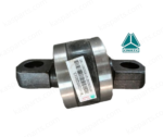 Silembloc tendeur AZ9725529213 de marque CNHTC pour camions HOWO, pièce mécanique robuste en métal et élastomère noir, vue de face sur fond blanc avec logo Kasparts.